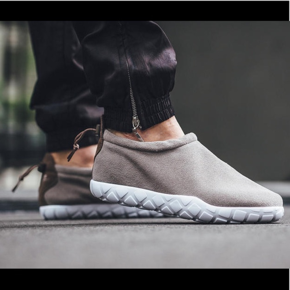 Nike Air Moc Ultra Light Taupe